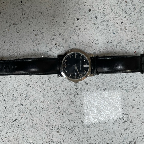 Men’s Burberry watch in black - Picture 2 of 7